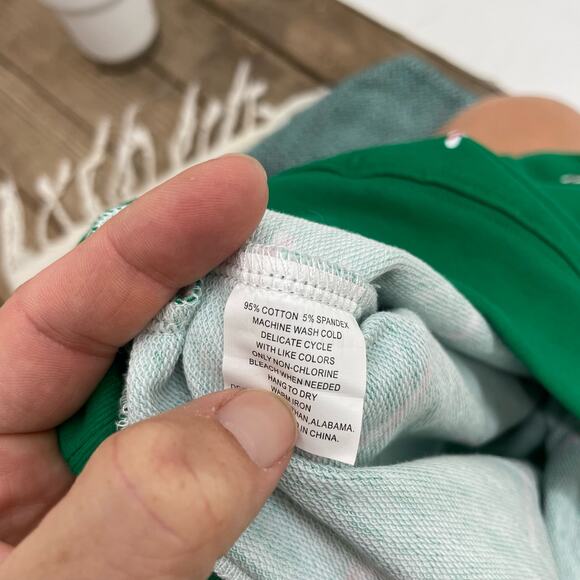 NWT The Oaks Apparel 12M Candy Cane Sweatshirt in Green - Picture 4 of 4